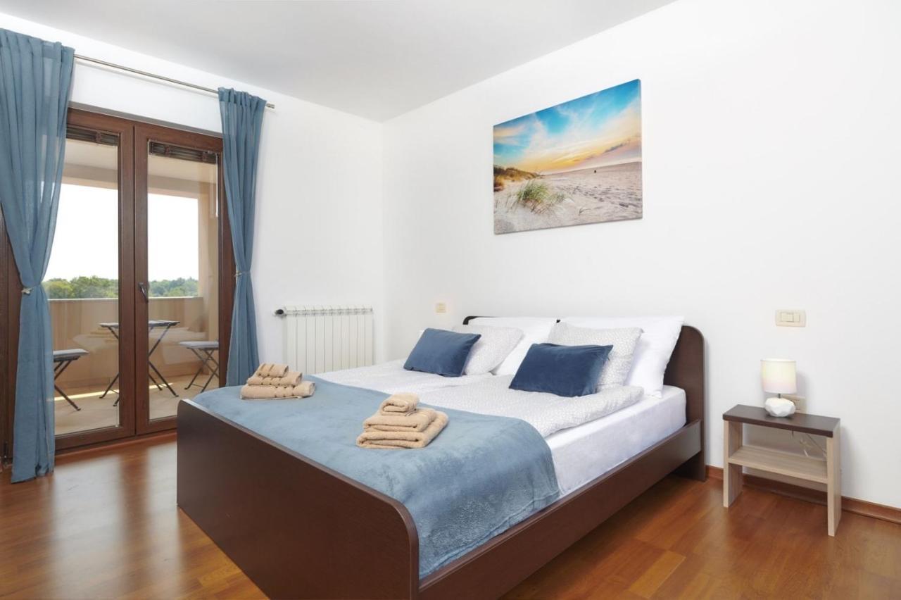 Villa Bartona For 8 Persons With Private Swimmingpool Pula Eksteriør billede